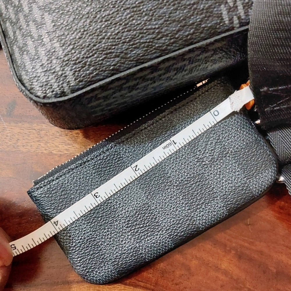 Louis Vuitton Men's Black Damier Graphite Canvas Crossbody Bag - Picture 14 of 16
